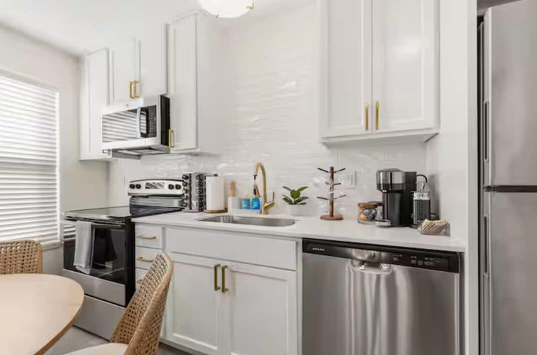 Private kitchen 4, Magazine Inn, Lafayette