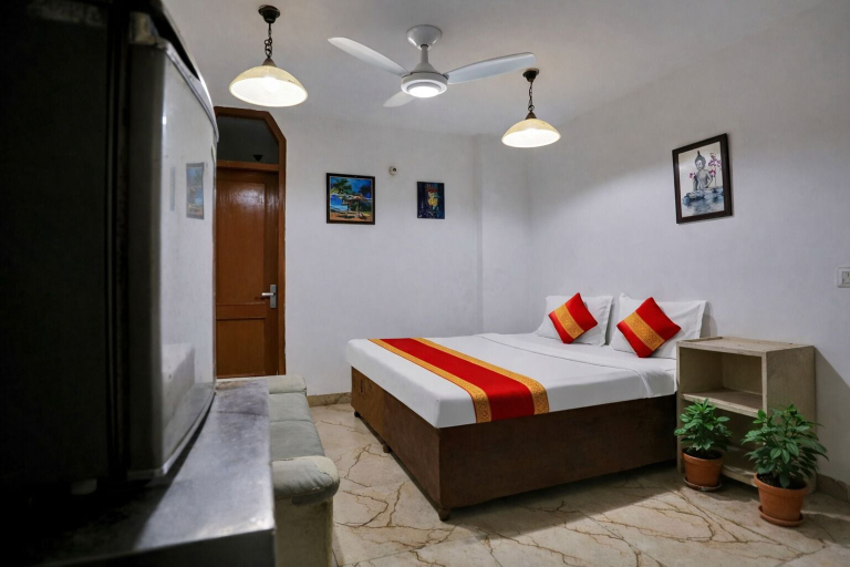 Room 3, Mauryan Elite I Hotel Hauzkhas, Delhi
