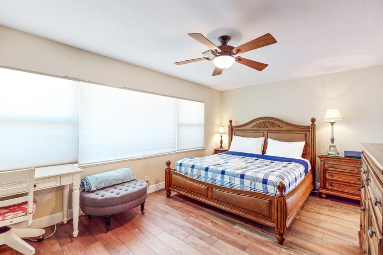 Room 3, Dog-friendly Lakefront Home With Private Dock & Beach - Snowbirds Welcome, Highlands