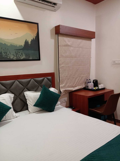 Room 2, HOTEL VEDIKA, Ranchi