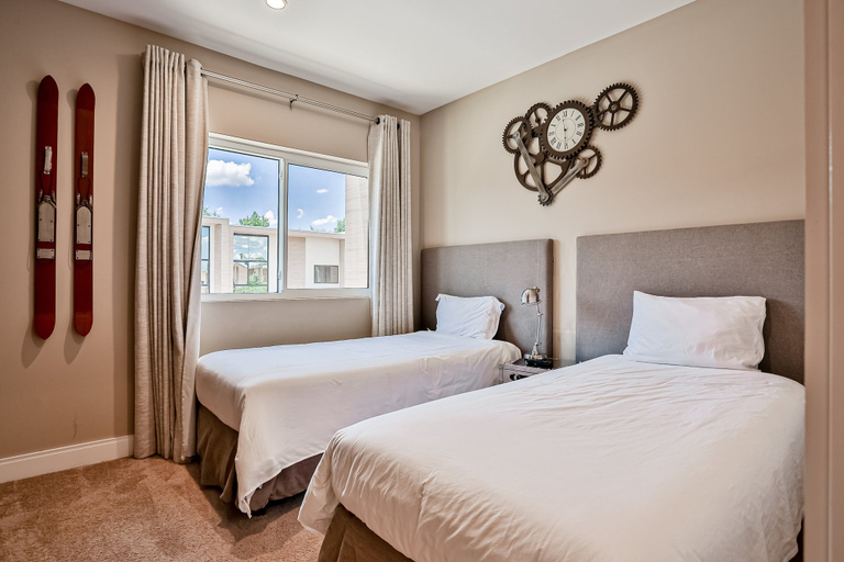 Room 3, Modern Villa With Patio, Grill, Central AC, Wifi, Shared Pool, Tennis, & gym, Osceola