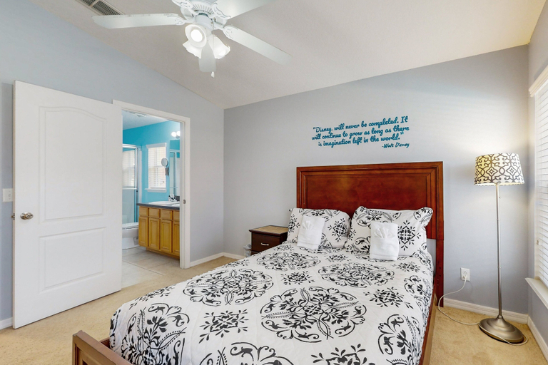 Room 5, Your Florida Getaway for Fun, Pool, and Games, not far From Disney, Polk