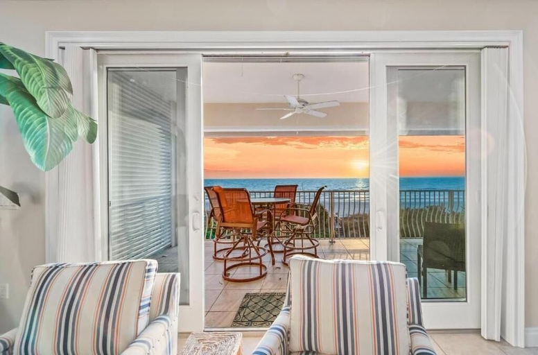 Room 5, Oceanview 3B Condo w Beach Access Heated Pool, Manatee