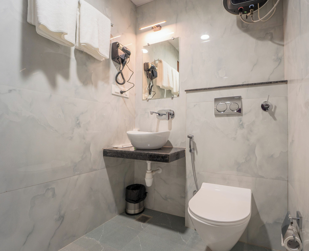 Bathroom 5, Hotel Sugandh Retreat, Jaipur