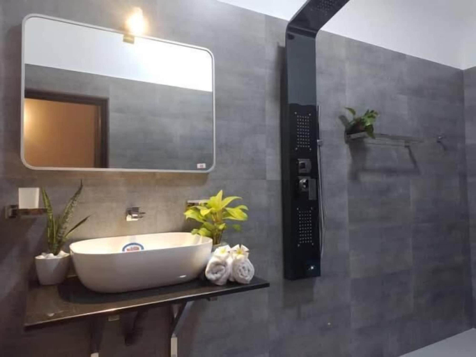 Bathroom 2, COCO house, Galle Four Gravets
