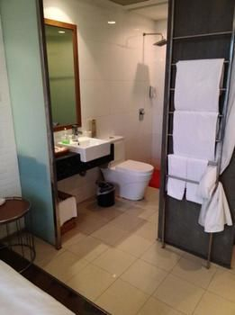 Bathroom 5, Zhangjiagang Newstay Hotel, Suzhou