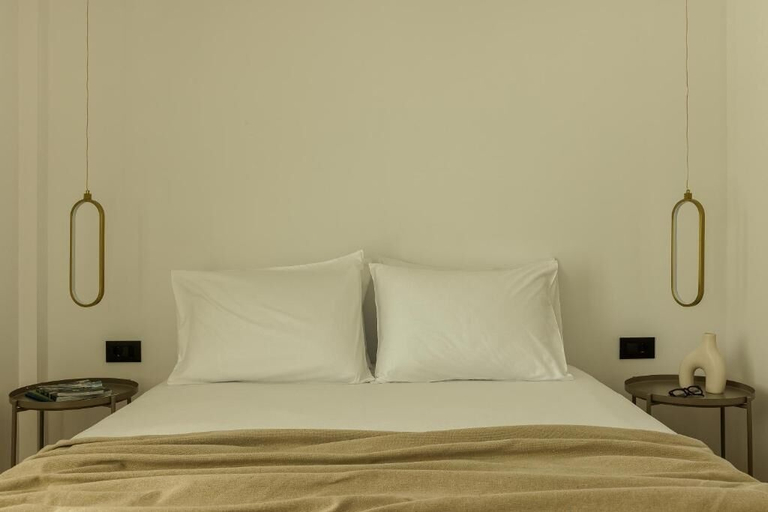 Room 4, The Offset, Epirus