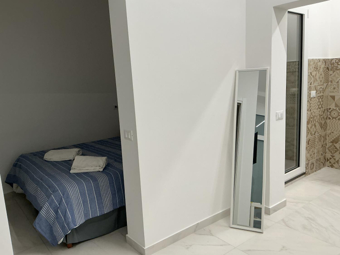 Bedroom 2, Crispi Accomodation B&B, Catania
