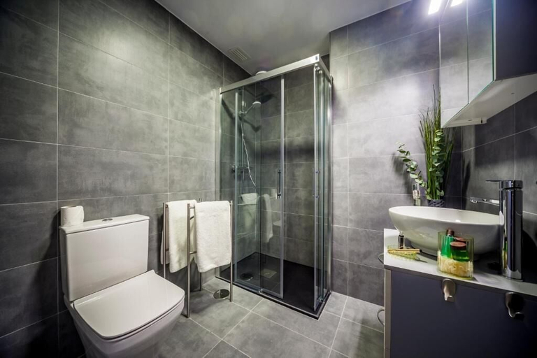 Bathroom 3, Apartahotel 5dos5, Asturias