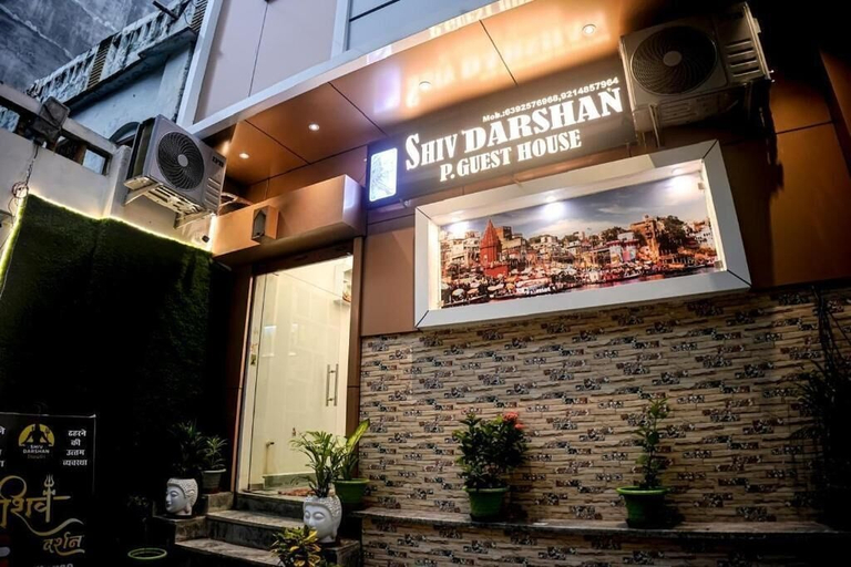 Exterior detail, Shiv Darshan P Guest House, Varanasi