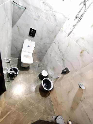 Bathroom 5, Hotel Comfy Inn, Mumbai Suburban
