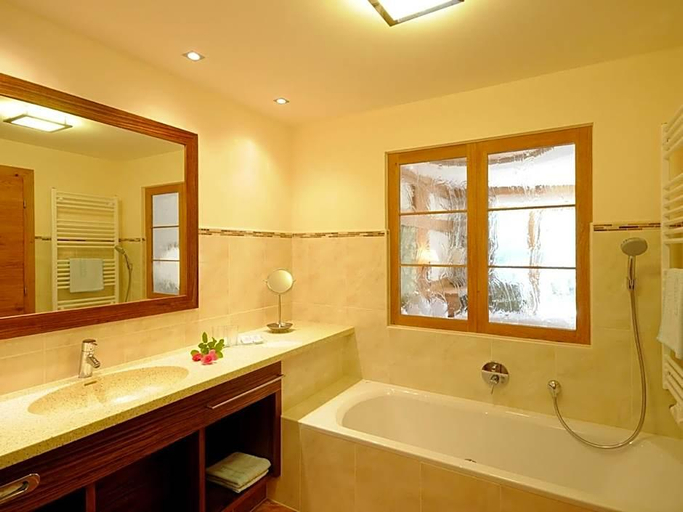 Bathroom 4, Pramstraller, Schwaz