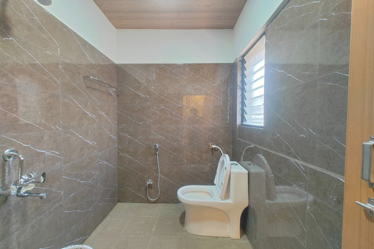 Bathroom 2, Sai Pavilion Lodging, Pune