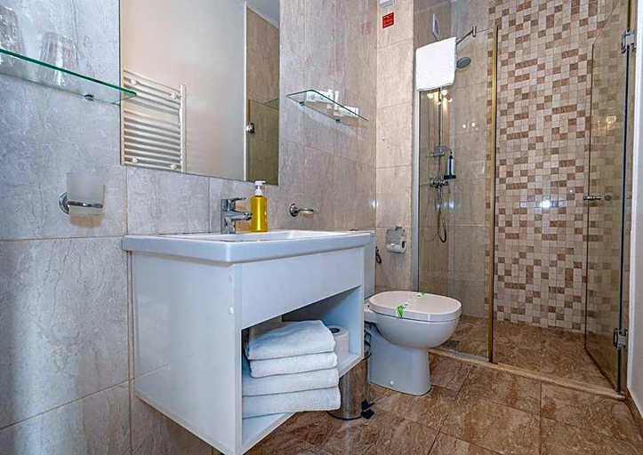 Bathroom 4, Mera Brise, Mangalia