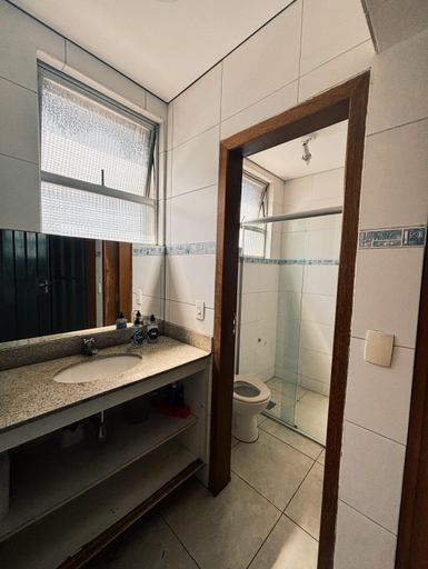 Bathroom 3, Poente Hostel, Belo Horizonte