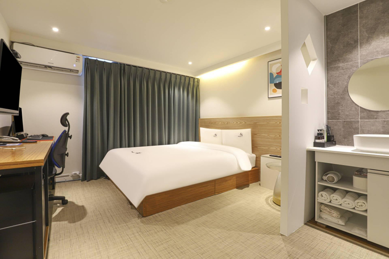 Bedroom 4, Busan Suyeong Bomnal, Suyeong