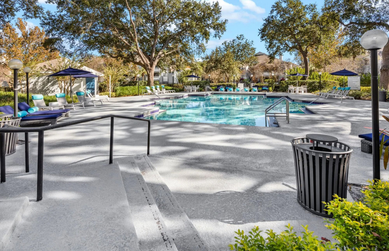 Pool 5, Solara Apartments Spacious 2BR Apartment Sleeps 6 Pet-Friendly, Orange
