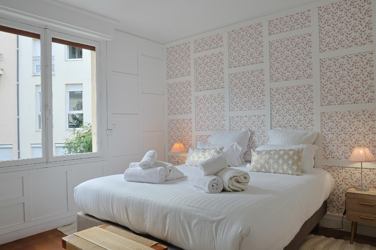 2, Erawan Boutique Hv Tel, Eure