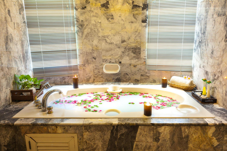 Bathroom, Royal Riverkwai Resort and Spa, Muang Kanchanaburi