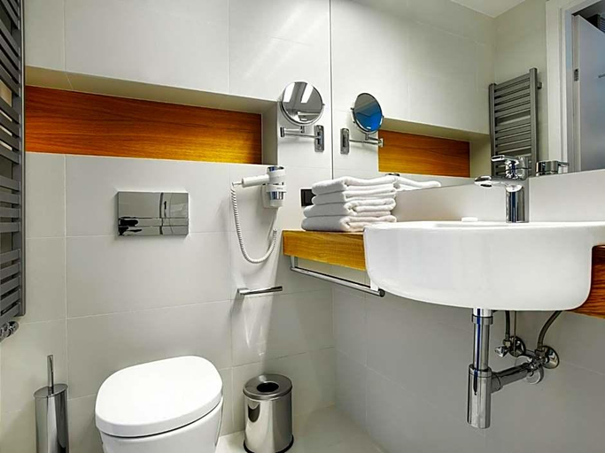 Bathroom 5, Regatta Hotel Restauracja Spa, Poznań