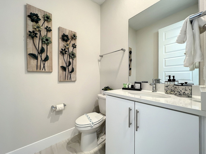 Bathroom 5, Reunion 3BR Villa Near Disney + Pool Access, Osceola
