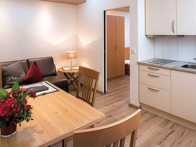 Bedroom 2, Hotel Garni Alpenjuwel, Landeck