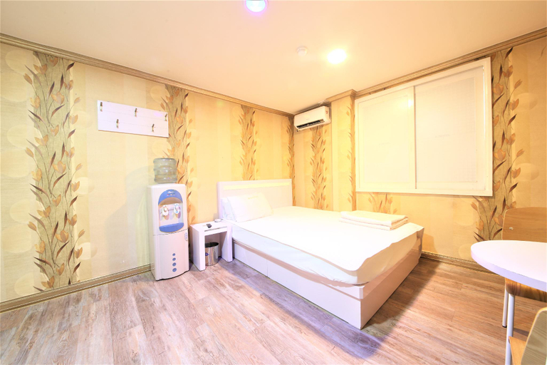 Bedroom 4, Busan Daeyeondong K, Nam