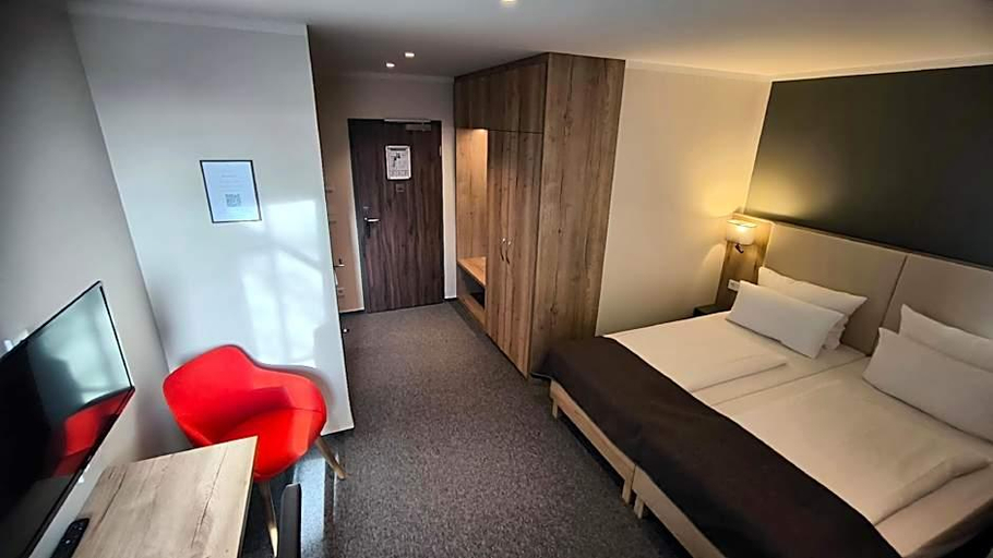Bedroom 3, St Michaels Heim Hotel, Berlin