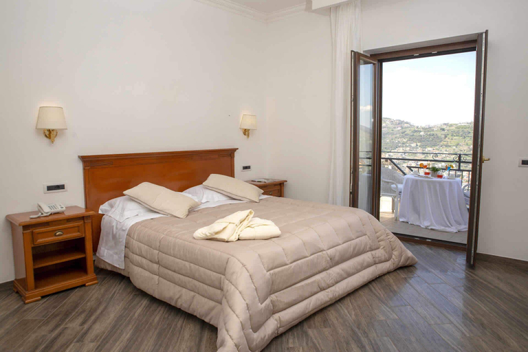 Room 2, Villa Donna Carmela, Napoli