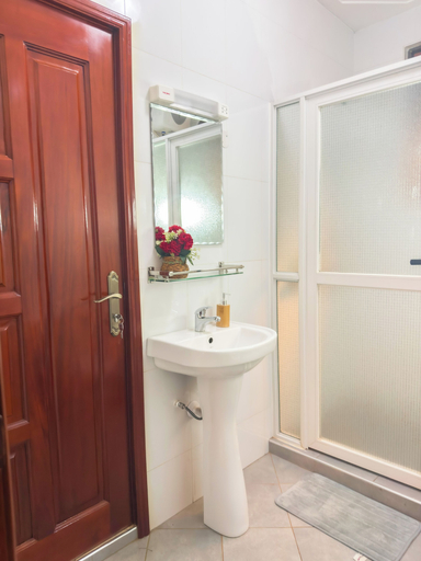 Bathroom 5, Constatia Homes, Kampala