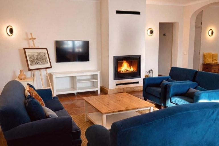 Living area 4, Marchanta Riverside Hotel, Cartaxo