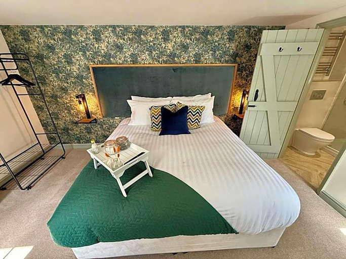 Bedroom 3, The Falcon Inn, Leicestershire