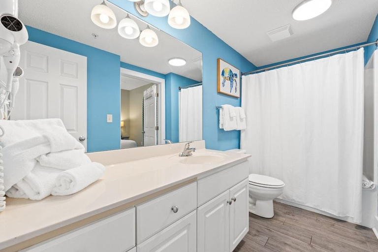 Bathroom 4, Majestic Beach Towers Resort by Panhandle Getaways, Bay