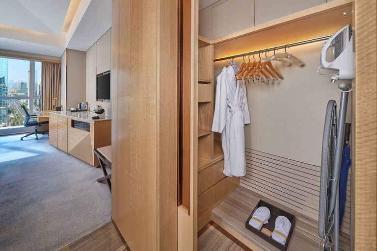 Bathroom 4, Hilton Chengdu, Chengdu