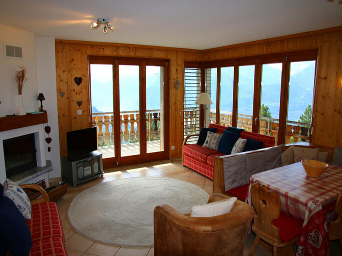 5, Apartment in Valais near Cable Car, Conthey