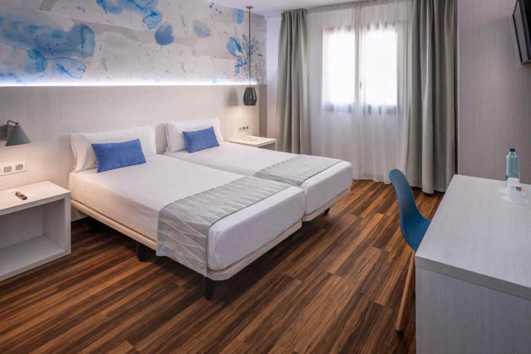 Bedroom 4, Hostal Opera Ramblas, Barcelona