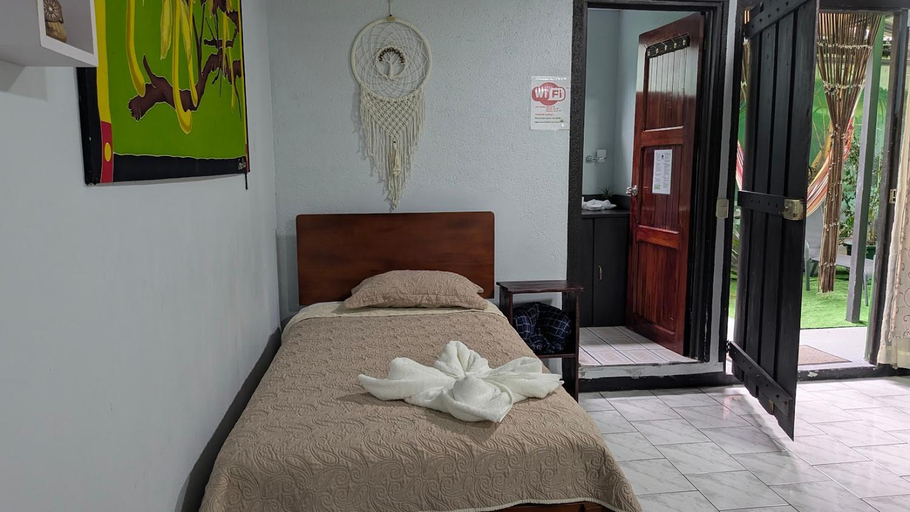 Bedroom 2, Red Frog Rooms, San Carlos