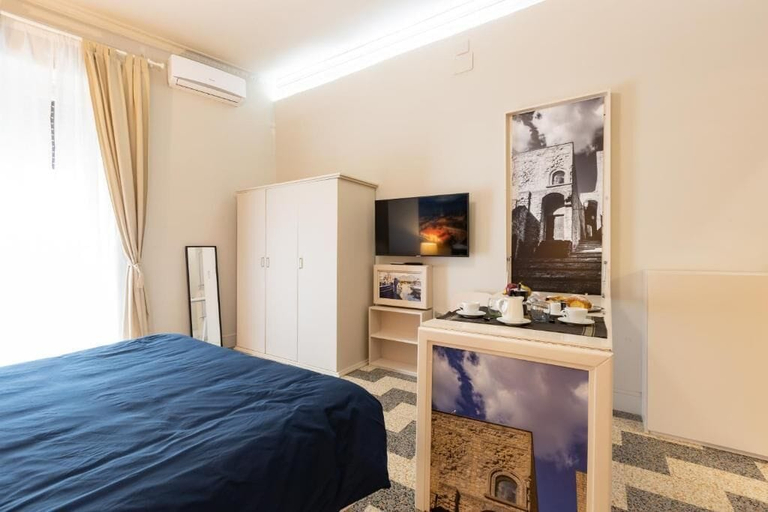 Room 5, I 4 Elementi, Napoli