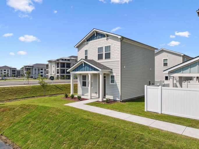 Exterior detail, Landings Apartments Longs - Waterway Hills, Horry