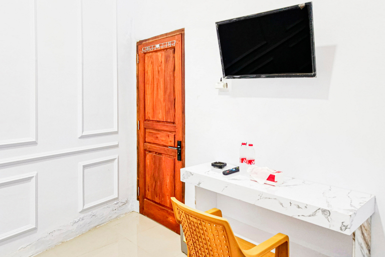 Bedroom 3, RedDoorz @ Villa Rose Brebes, Brebes