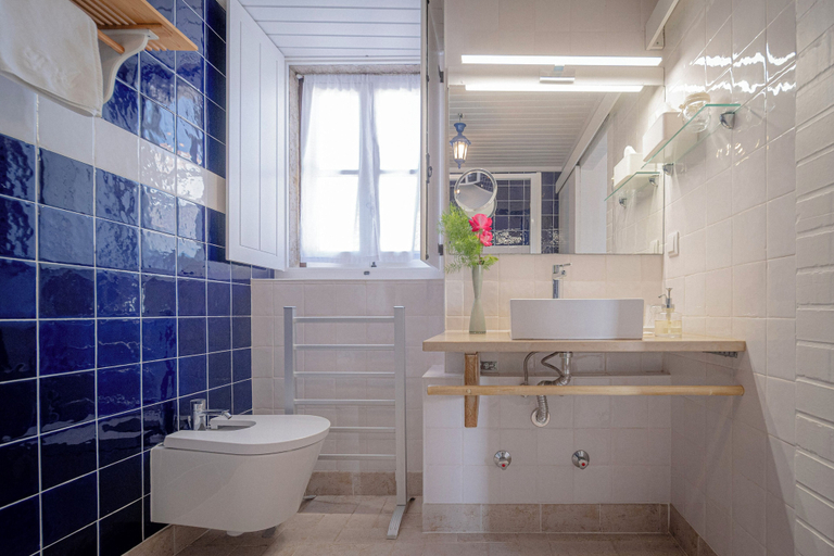 Bathroom 3, Casas da Tia Alice, Mafra