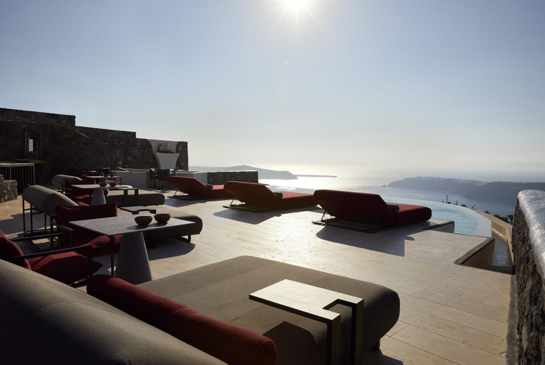 Food & Drinks 5, White Pearl Cavalieri, South Aegean