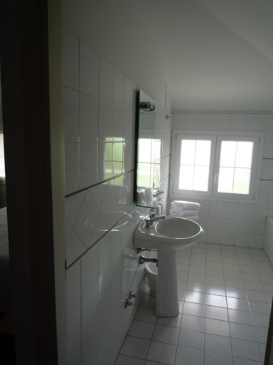 Bathroom 5, Casa F.A.C.I, Massa Carrara