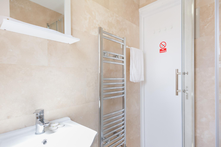 Bathroom 2, Euston apartments, London