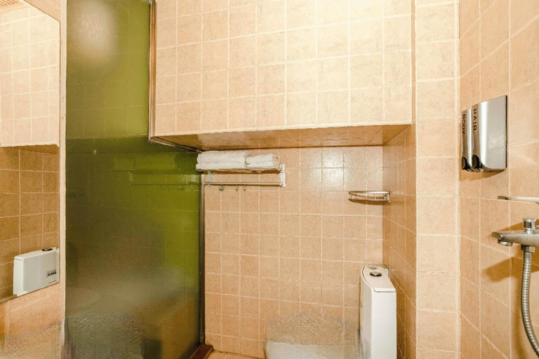 Bathroom 4, Harbin Hash Youth Hostel, Harbin