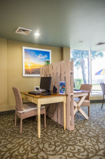 Public Area 2, Days Inn & Suites by Wyndham Jekyll Island, Glynn