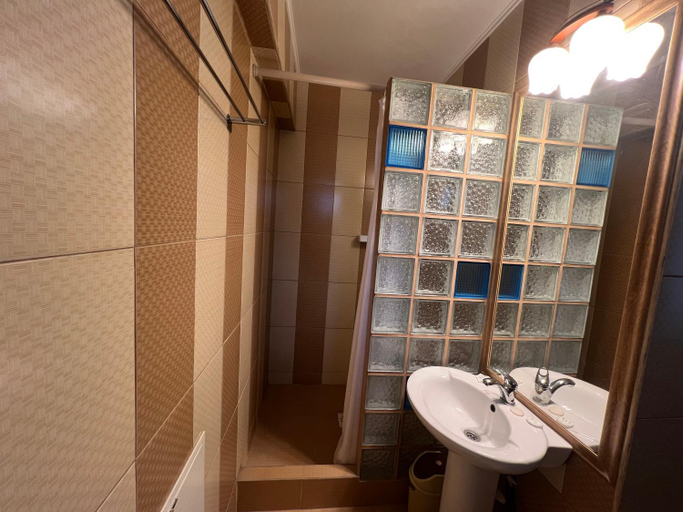 Bathroom 4, Pensiunea Coroana de Aur, Focsani