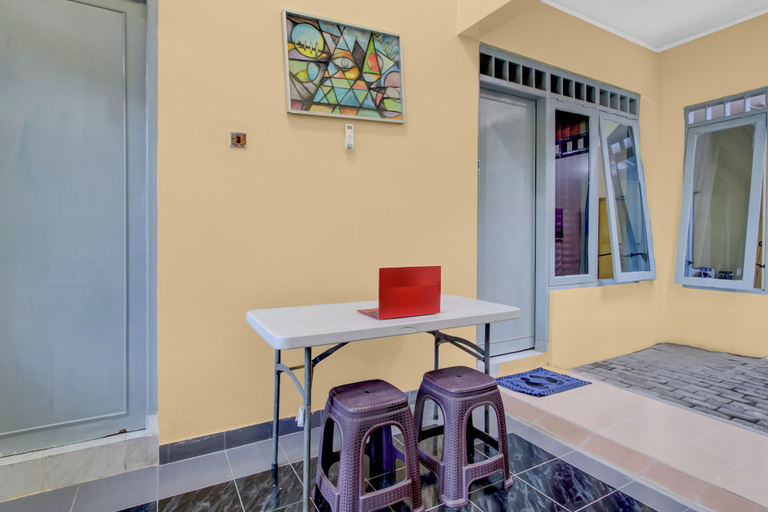 Reception 4, OYO 95136 Jec Plumbon Homestay Syariah, Bantul