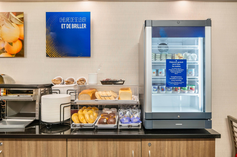 Food & Drinks 5, Comfort Inn Airport East, Communauté-Urbaine-de-Québec
