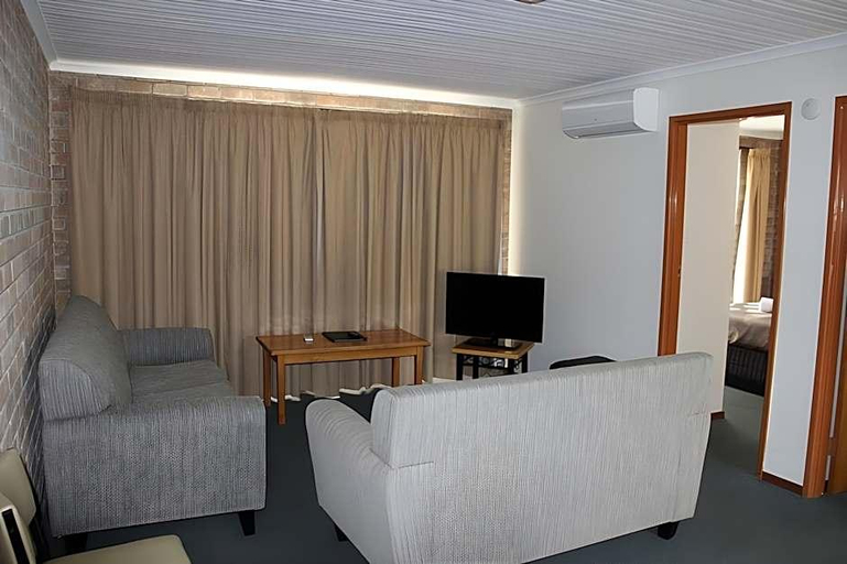 Bedroom 4, Burnie Ocean View Motel & Caravan Park, Burnie - Pt A